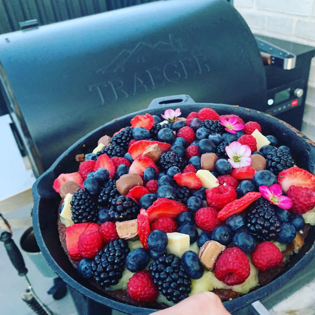 Mazarinkage med marcipan creme og friske bær